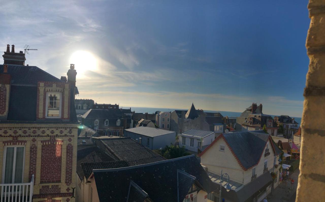 Appartement Avec Balcon - Vue Mer - 100M De La Plage - Hypercentre - 55M2 Villers-sur-Mer Dış mekan fotoğraf